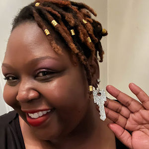 Meet your Posher, Lisa